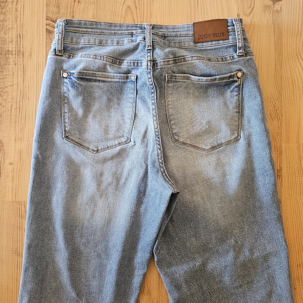 Judy Blue Women's Wide Crop Jeans - Picture 7 of 8